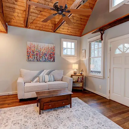 Charming Guest House At Sapphire Retreat
